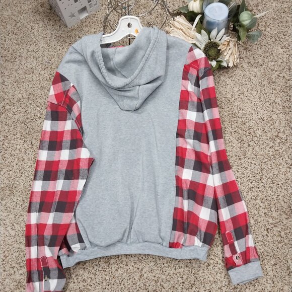 3426 Size XL/1X Handmade Upcycled Oversized Sweatshirt in Red and Grey. - Picture 4 of 4